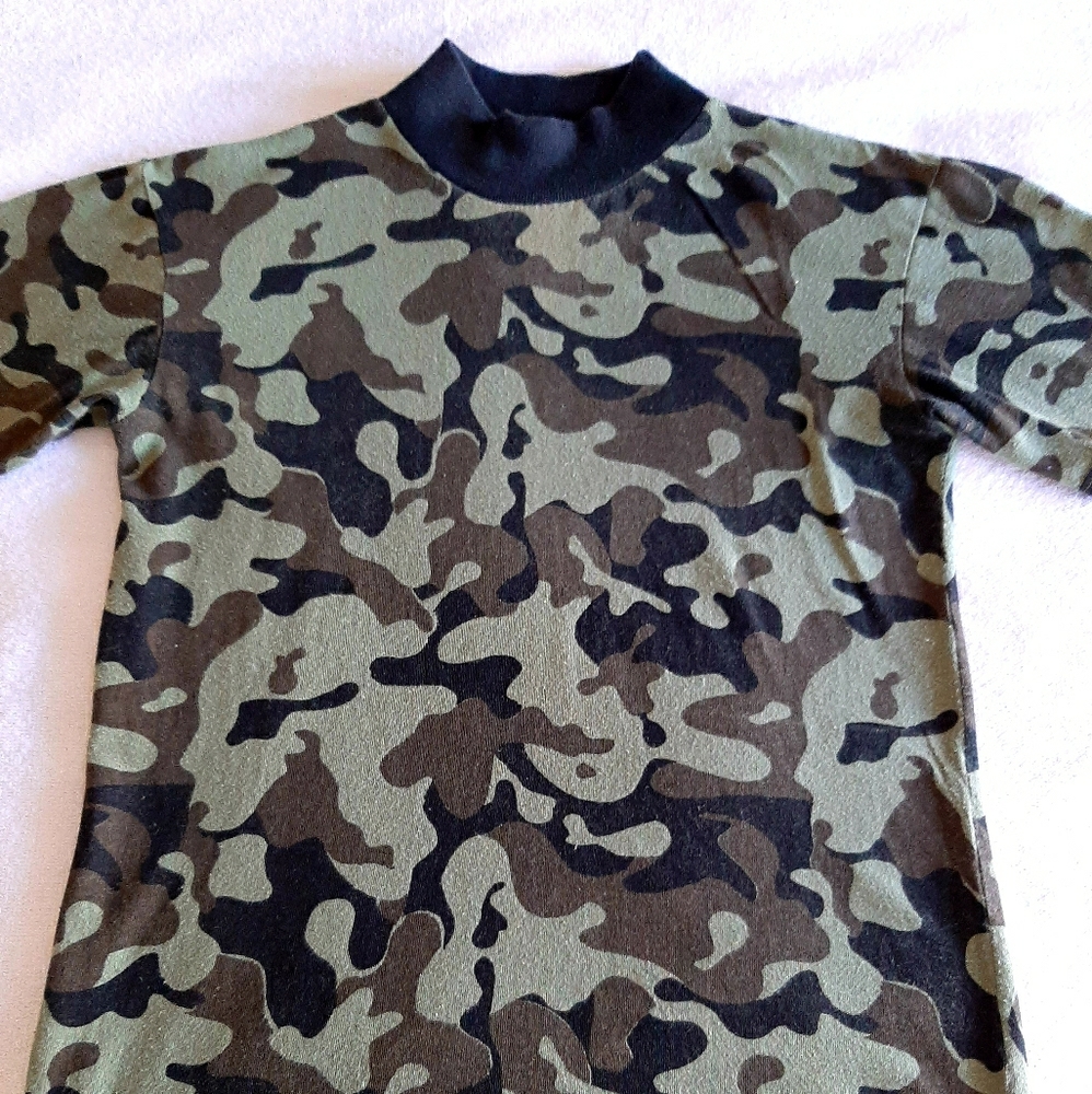Vintage Camo Tee, size S